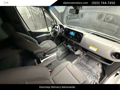 Used 2024 Mercedes-Benz Sprinter 2500 image 19