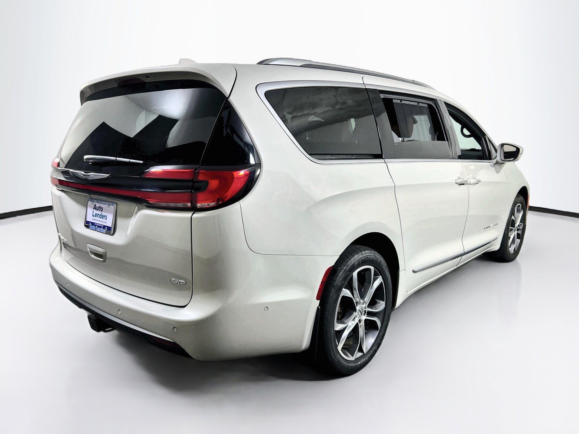 Used 2021 Chrysler Pacifica Pinnacle AWD/4WD image 6