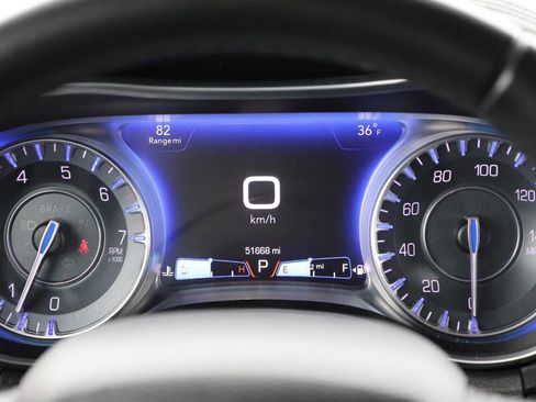 Used 2017 Chrysler 300 Limited w/ Value Package image 19