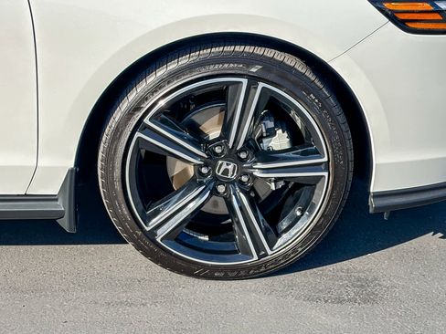 Used 2024 Honda Accord Sport image 9