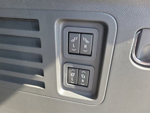 New 2026 Buick Enclave Preferred w/ Power Package image 8