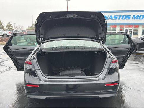 Used 2024 Honda Accord Sport image 11