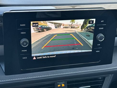 New 2026 Volkswagen Taos SE image 17