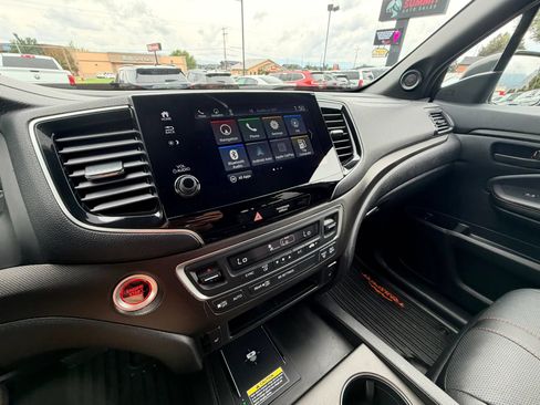 Used 2025 Honda Passport TrailSport image 17