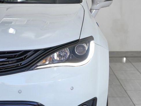 Used 2019 Chrysler Pacifica Limited w/ Advanced Safetytec Group image 44