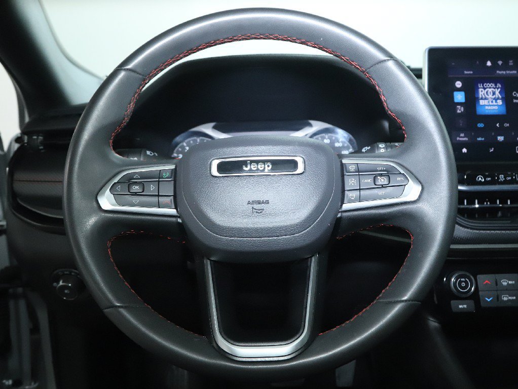 Used 2025 Jeep Compass Trailhawk AWD/4WD image 21
