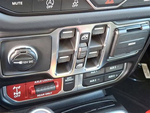 New 2026 Jeep Gladiator Mojave image 16