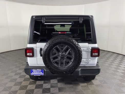 Used 2024 Jeep Wrangler Unlimited Sport AWD/4WD image 8