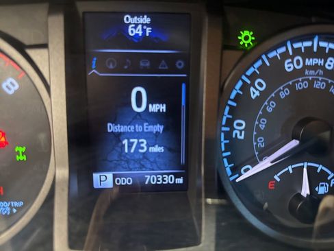 Used 2016 Toyota Tacoma TRD Off-Road image 16