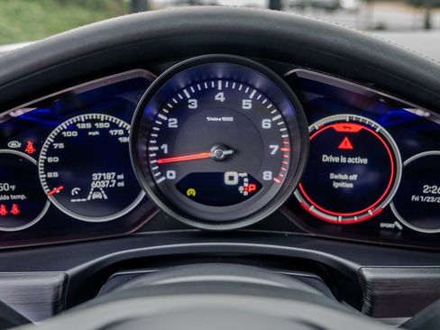 Used 2023 Porsche Panamera Platinum Edition image 9