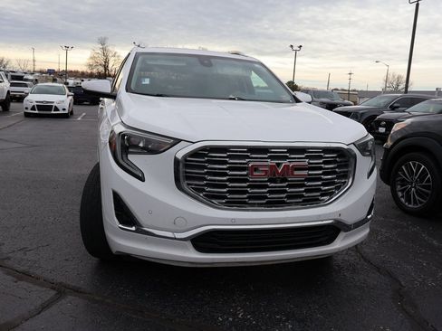 Used 2019 GMC Terrain Denali w/ Advanced Safety Package image 5