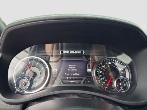 Used 2019 RAM 2500 Laramie AWD/4WD image 11