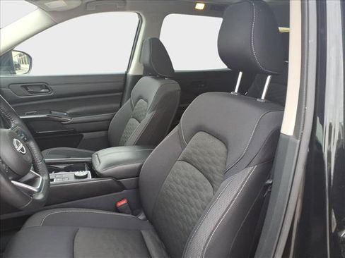 Used 2024 Nissan Pathfinder SV AWD/4WD image 17
