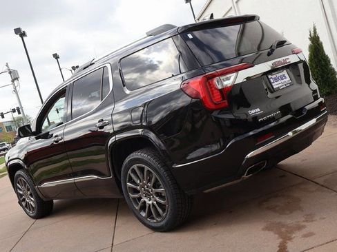 Certified 2023 GMC Acadia Denali w/ Black Diamond Edition AWD/4WD image 4