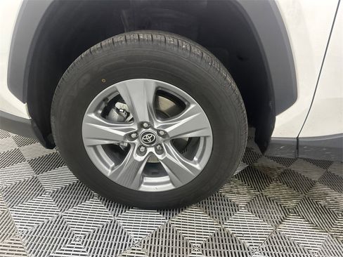 Used 2022 Toyota RAV4 XLE image 12