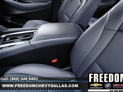 Used 2023 Buick Enclave Essence image 31