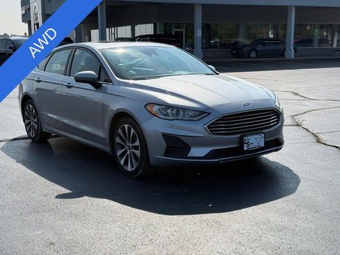 Used 2020 Ford Fusion SE image 2