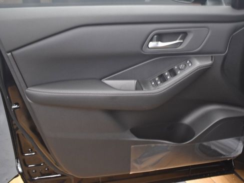 New 2025 Nissan Rogue SV image 16