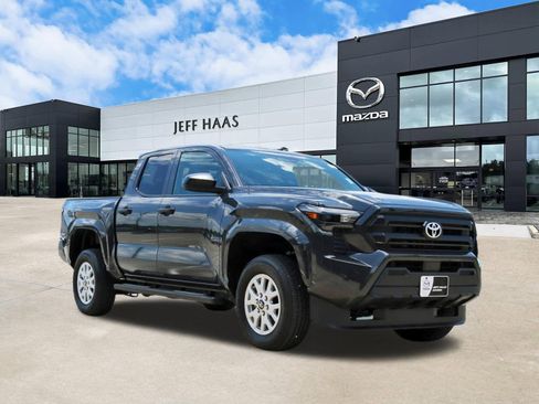 Used 2025 Toyota Tacoma SR RWD image 4