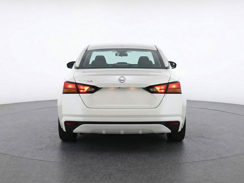 Used 2025 Nissan Altima 2.5 SV FWD image 7