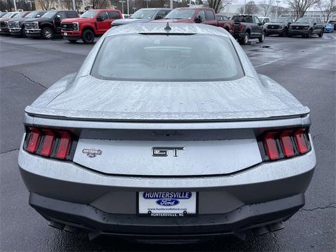 Used 2025 Ford Mustang GT Premium image 5