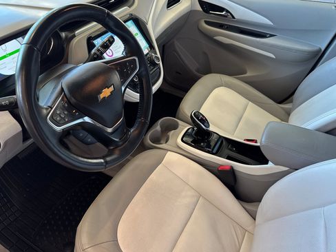Used 2017 Chevrolet Bolt Premier w/ Driver Confidence II Package image 10