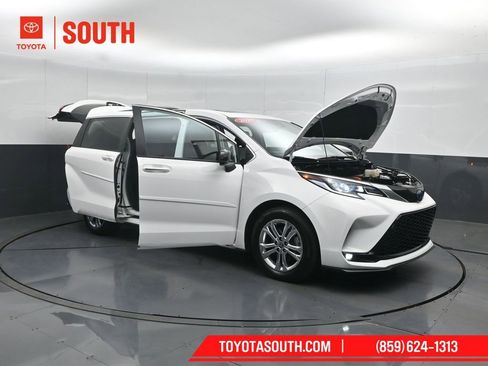 Used 2023 Toyota Sienna XSE w/ XSE Plus Package AWD/4WD image 61