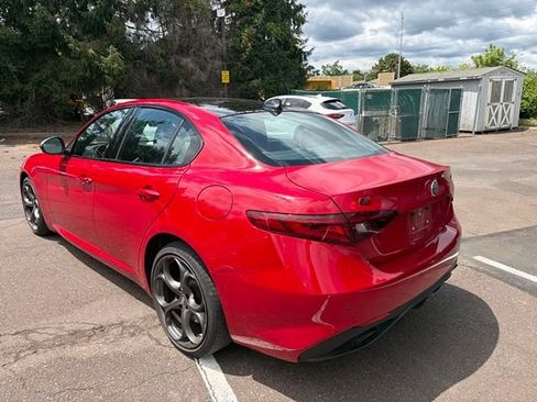 Used 2023 Alfa Romeo Giulia Estrema AWD/4WD image 10