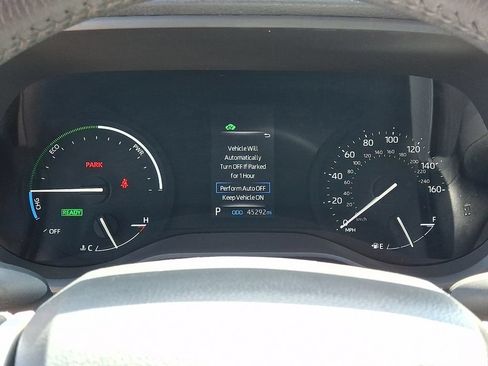 Used 2023 Toyota Sienna XLE FWD image 21
