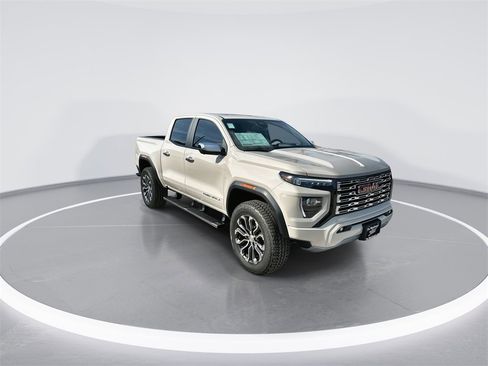 New 2026 GMC Canyon Denali image 2