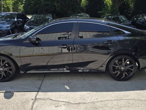 Used 2020 Honda Civic Sport image 2