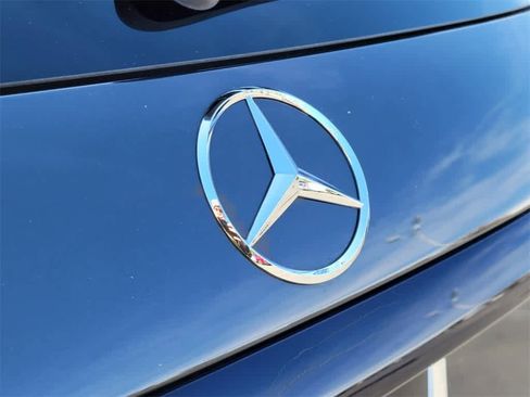 Used 2024 Mercedes-Benz GLC 300 image 5