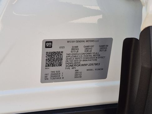Used 2023 Chevrolet Traverse LT w/ LPO, Floor Liner Package FWD image 30