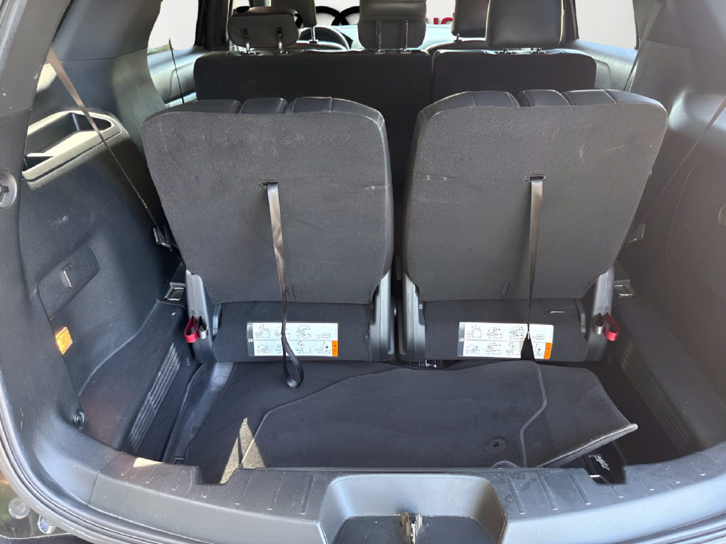 Used 2019 Ford Explorer XLT w/ Equipment Group 202A AWD/4WD image 37