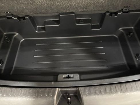 Used 2026 Chevrolet Traverse LT w/ Driver Confidence Package FWD image 30