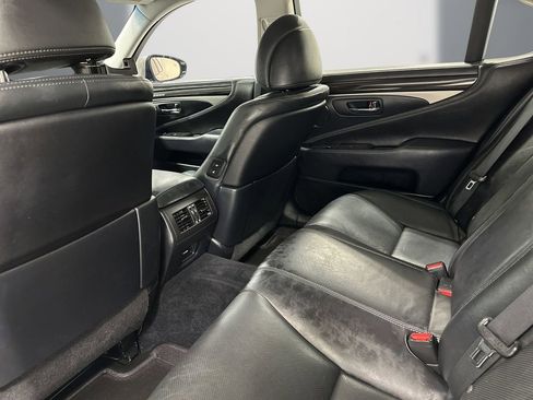 Used 2017 Lexus LS 460 w/ Comfort Package RWD image 15