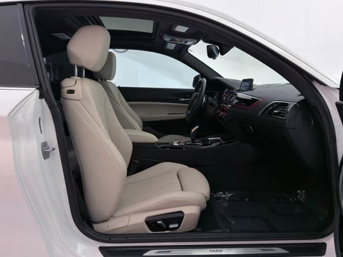 Used 2019 BMW 230i Coupe w/ Premium Package image 23