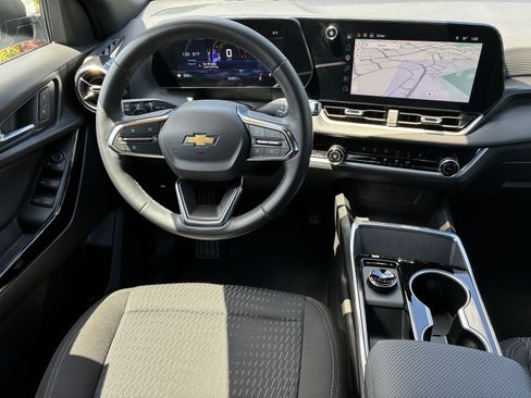 Used 2026 Chevrolet Equinox LT FWD image 19