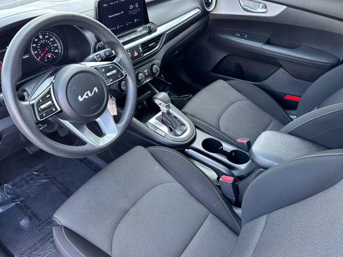 Used 2023 Kia Forte LXS FWD image 4