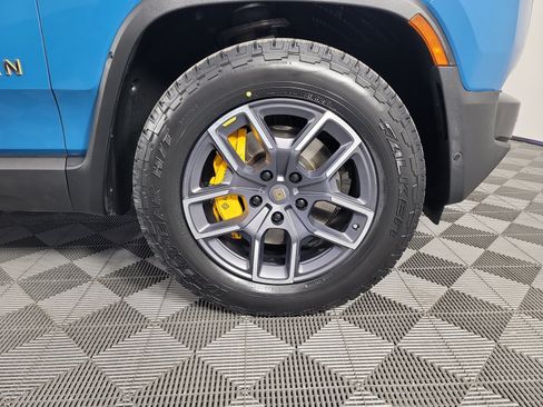 Used 2022 Rivian R1T Adventure AWD/4WD image 11