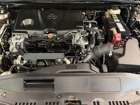 Used 2018 Toyota Camry LE image 22