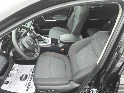 Used 2025 Toyota RAV4 XLE image 11