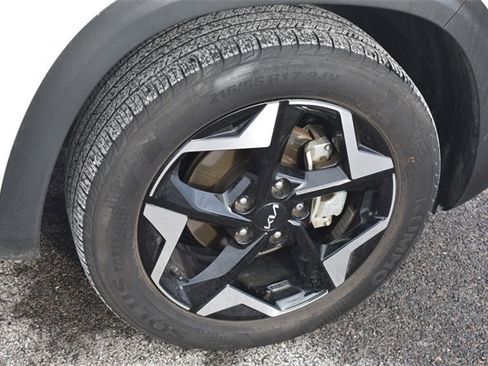 Certified 2025 Kia Seltos S image 11