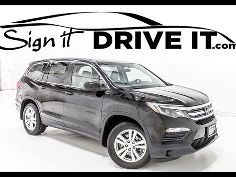 Used 2018 Honda Pilot LX image 1