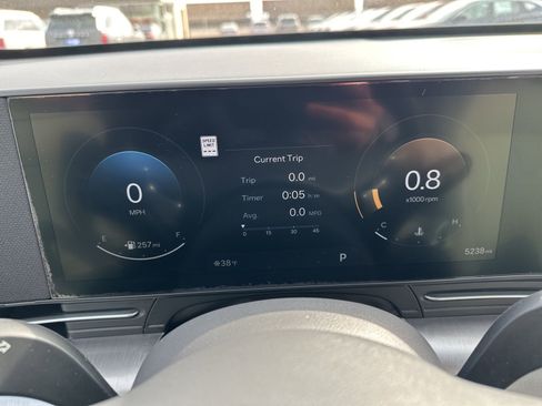 Used 2025 Hyundai Kona Limited image 40