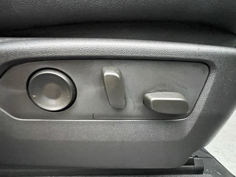 Used 2023 Chevrolet Silverado 1500 ZR2 w/ Technology Package image 16