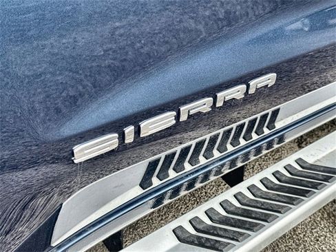 Used 2022 GMC Sierra 1500 SLT w/ SLT Convenience Package image 32