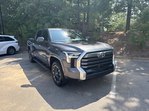 Used 2025 Toyota Tundra Limited AWD/4WD image 2