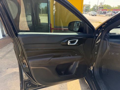 Used 2026 Jeep Compass Latitude w/ Quick Order Package 29K AWD/4WD image 9