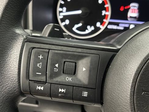 Used 2024 Nissan Rogue S FWD image 22